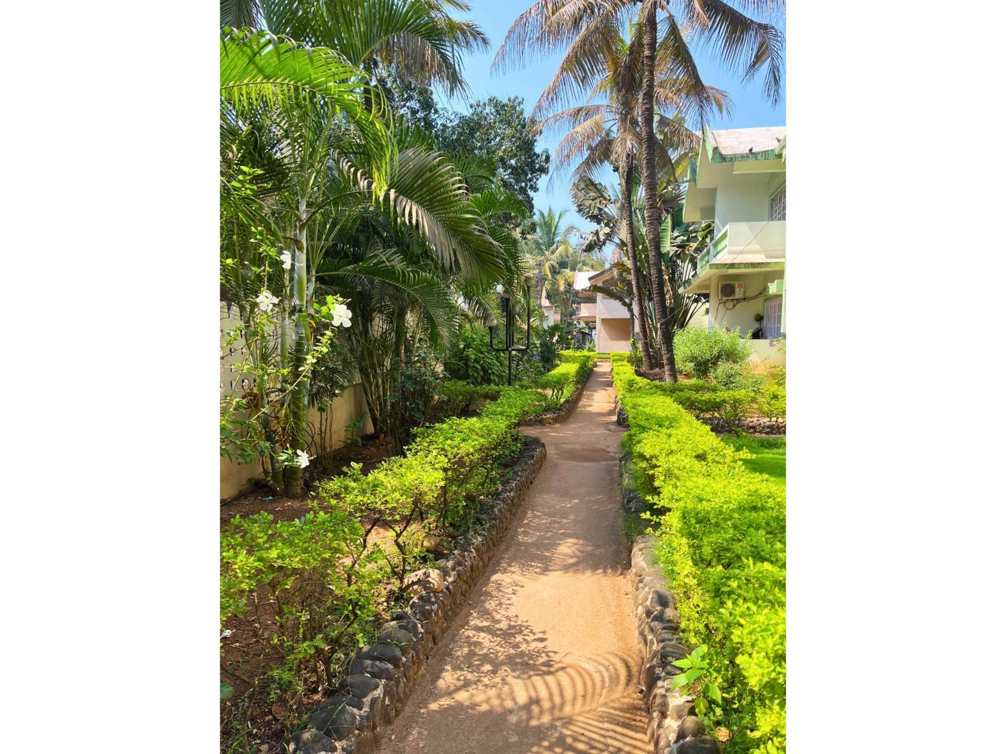 Cosy Garden Grove